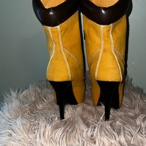 Bootie boot shoe hardly worn